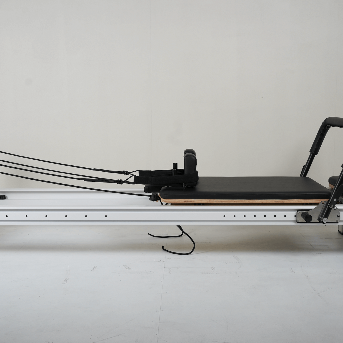 Full Track Queen Studio Pilates Reformer